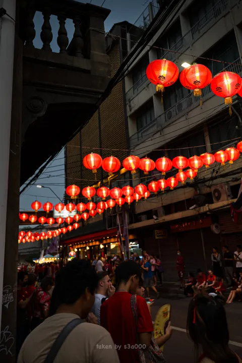 Bangkok’s Flower Market stroll to the China Town